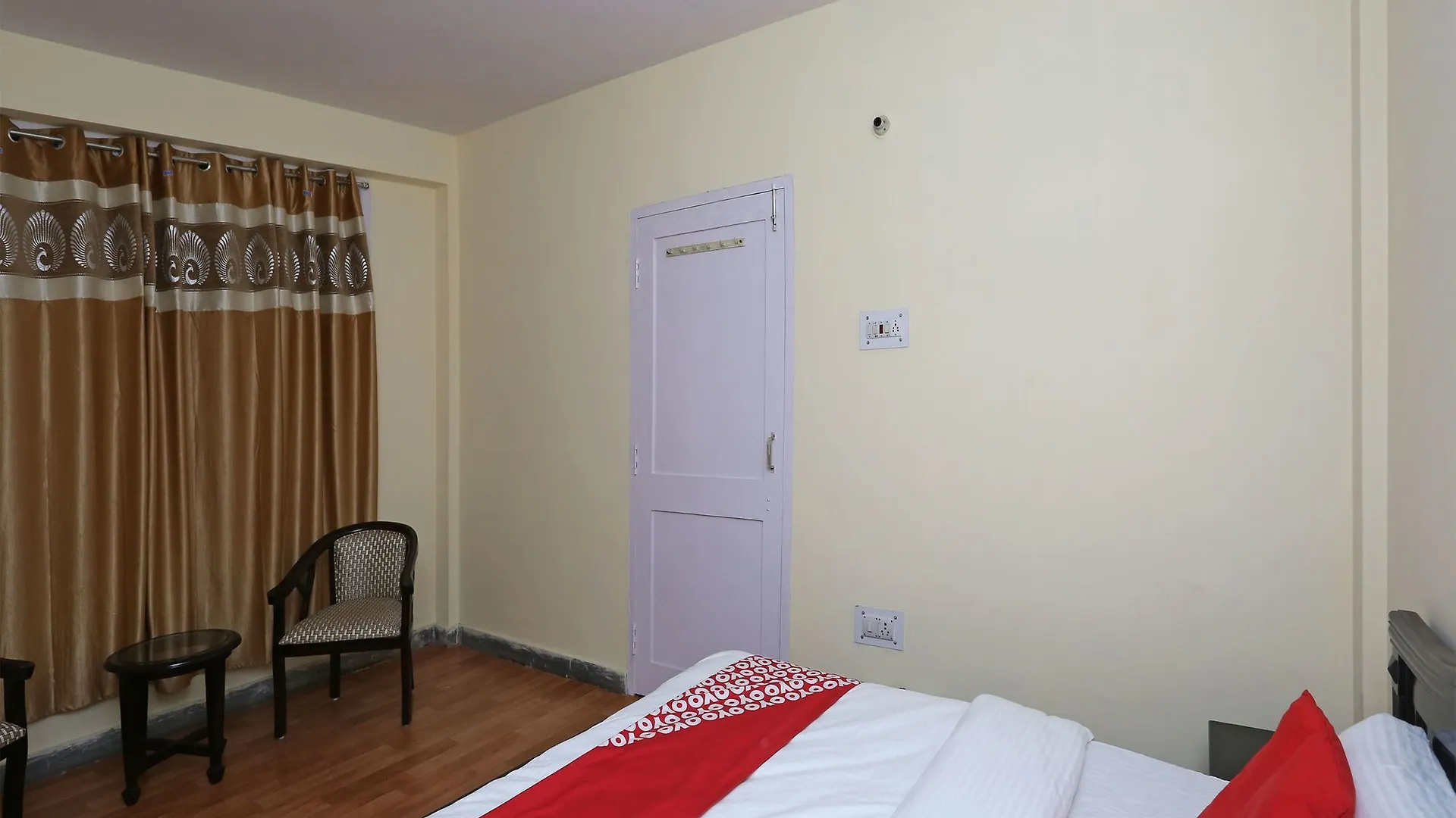 Oyo 13762 Home Peaceful 2Bhk Kasumpti シムラー 2*,  インド