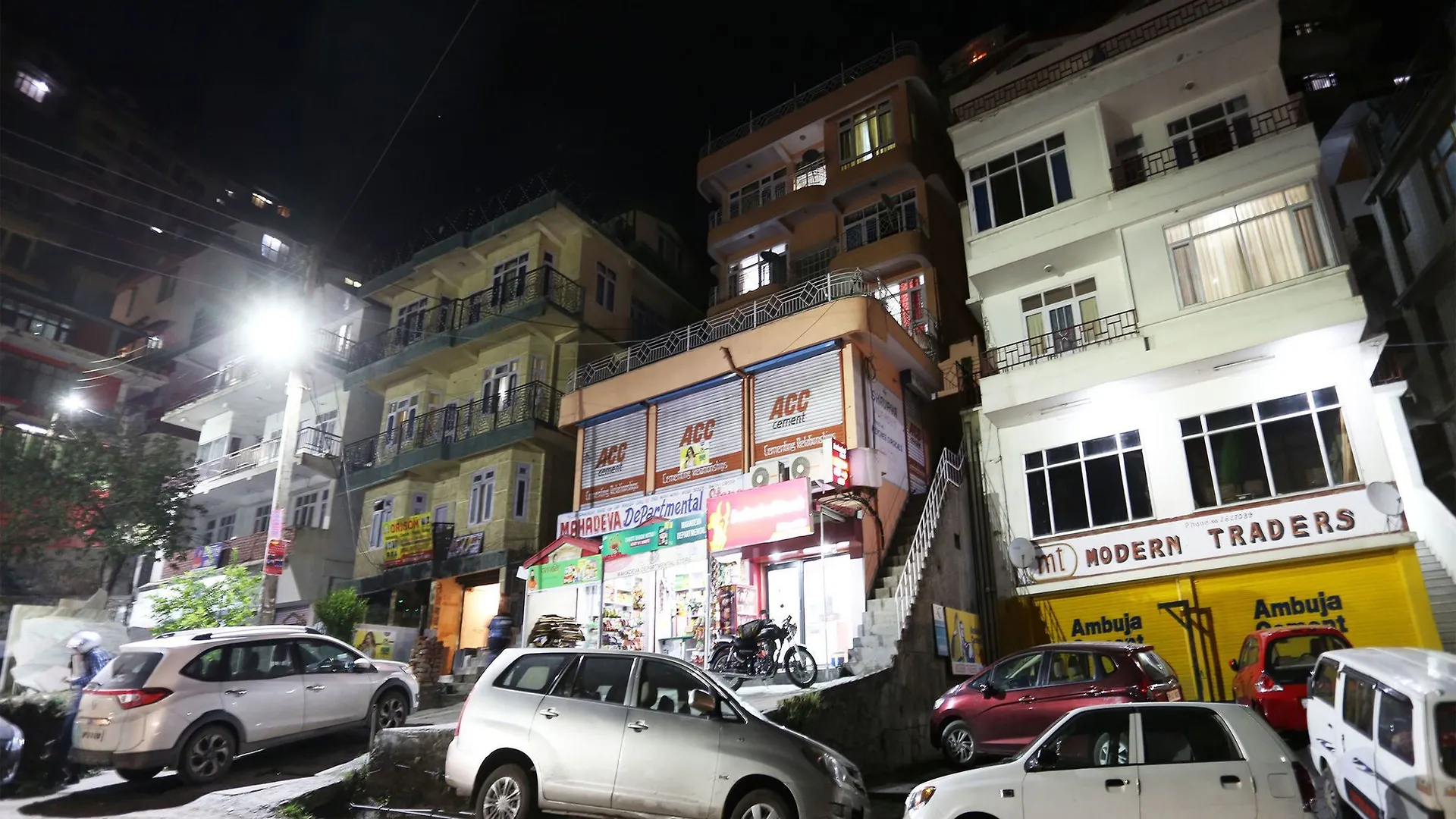 ホテル Oyo 13762 Home Peaceful 2Bhk Kasumpti シムラー